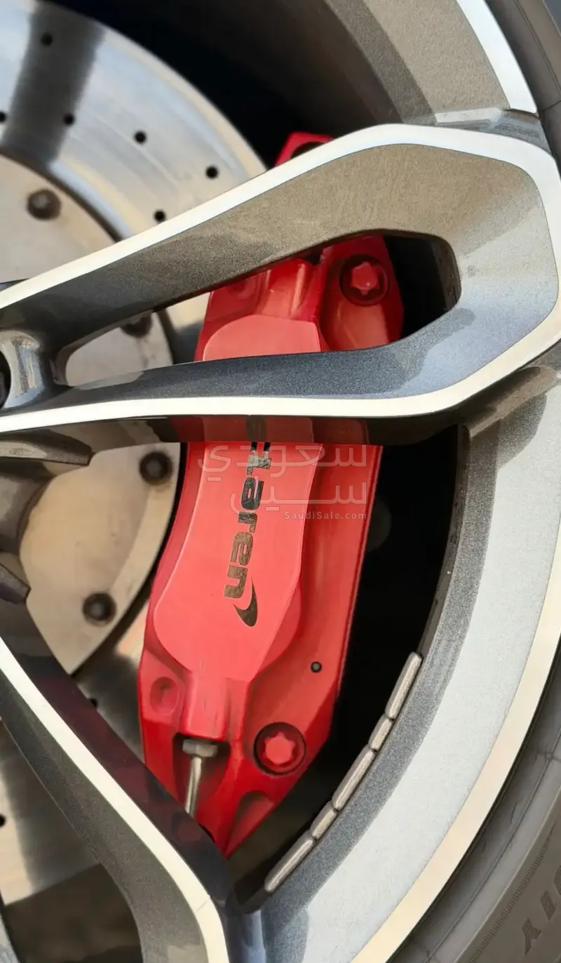 2013 مكلارين إم بي 4