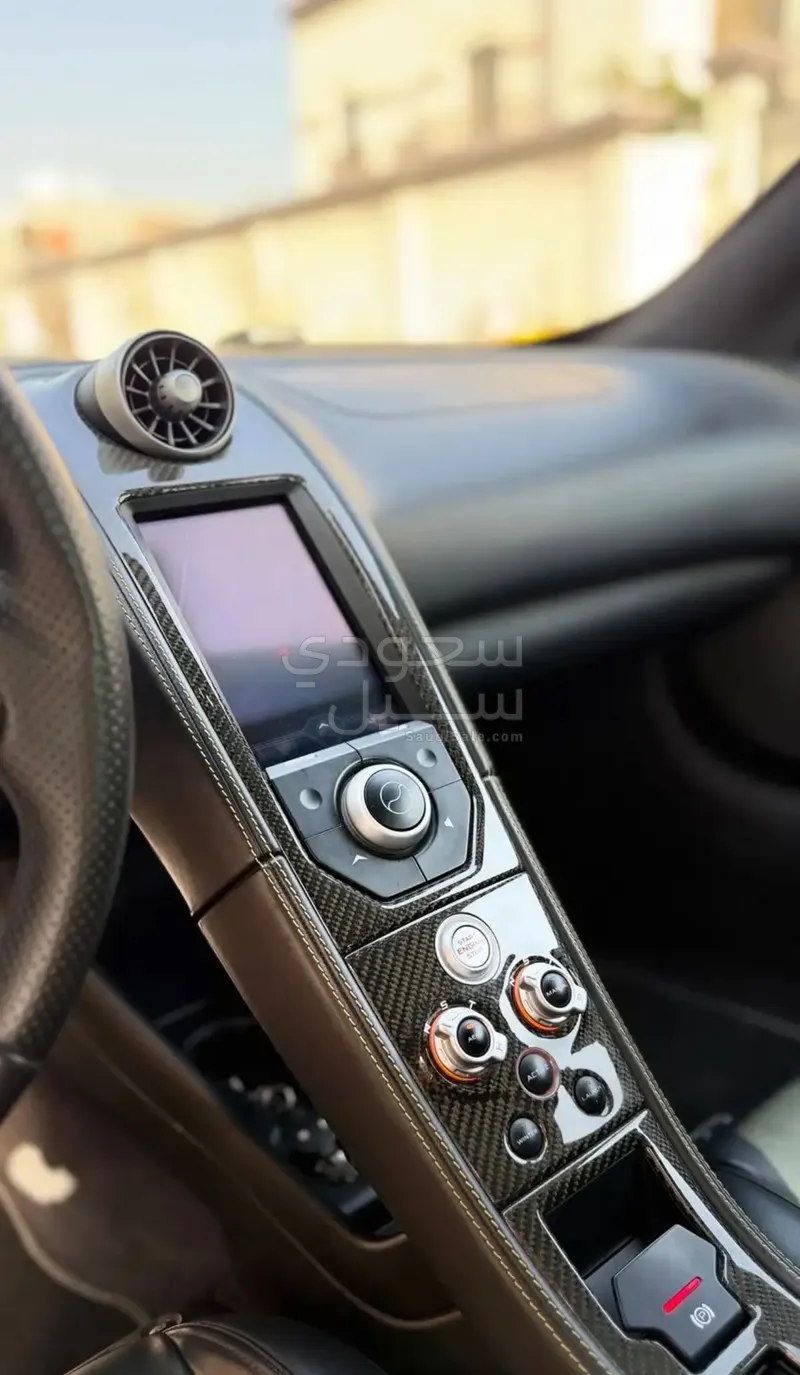 2013 مكلارين إم بي 4