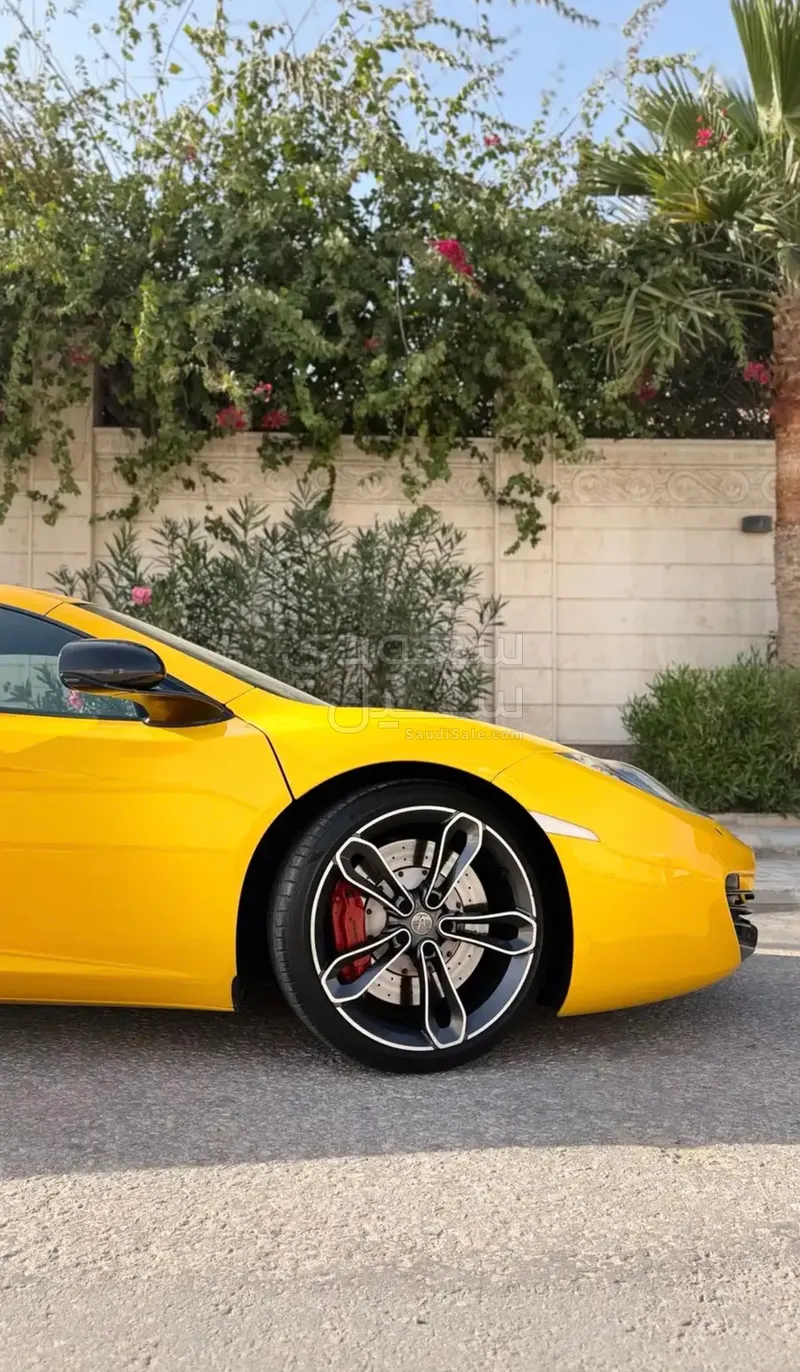 2013 مكلارين إم بي 4