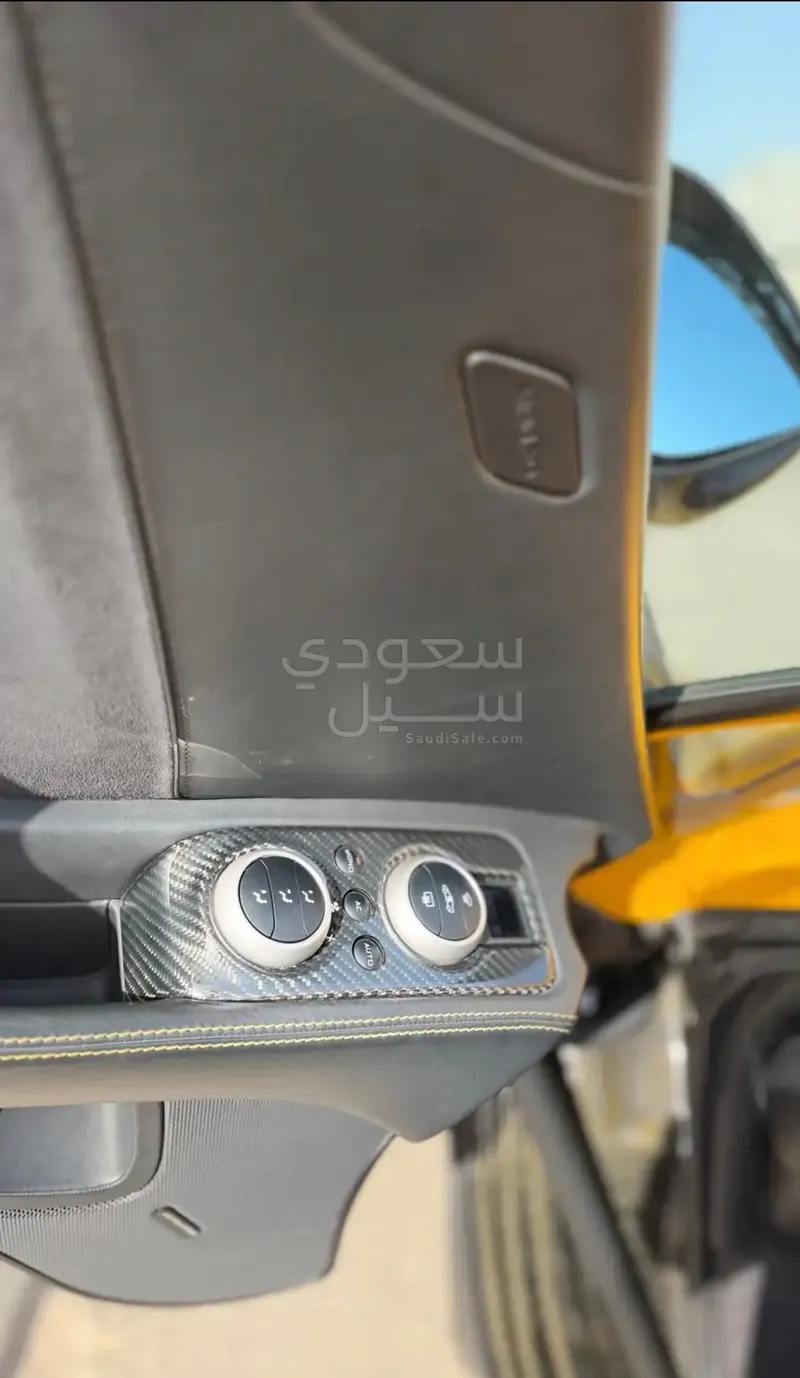 2013 مكلارين إم بي 4