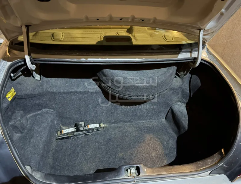 2011 فورد كراون فكتوريا