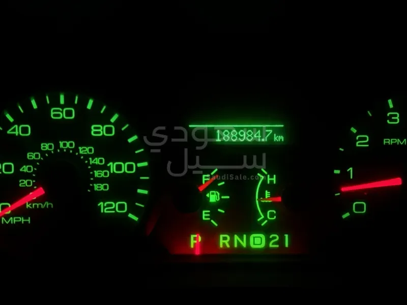 2011 فورد كراون فكتوريا