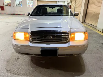 2011 فورد كراون فكتوريا