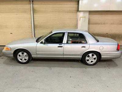 2011 فورد كراون فكتوريا