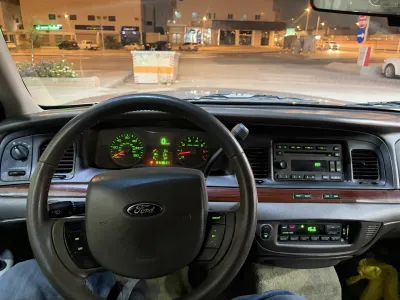 2011 فورد كراون فكتوريا