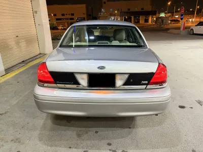 2011 فورد كراون فكتوريا