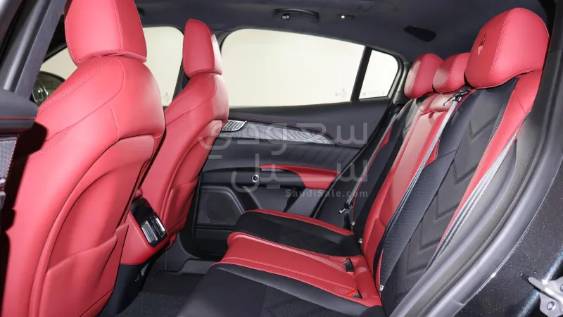 2025 مازيراتي جريكالي مودينا