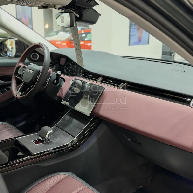 2025 لاند روفر رينج روفر ايفوك