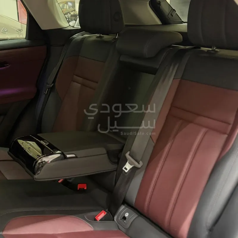 2025 لاند روفر رينج روفر ايفوك