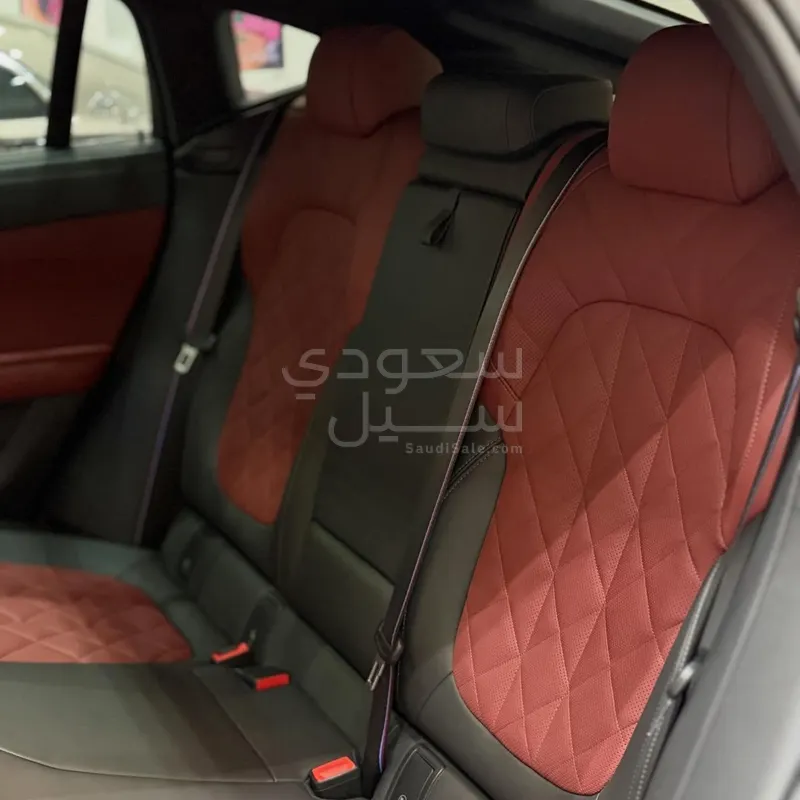 2024 بي ام دبليو الفئة اكس 6