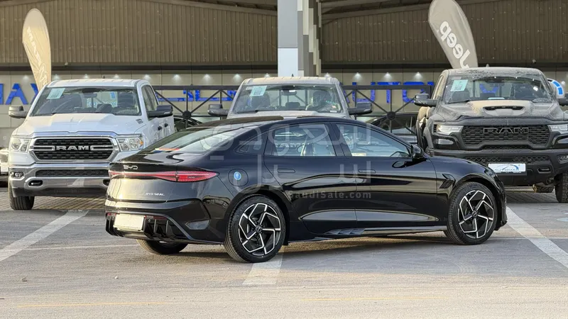 2026 بي واي دي سيل