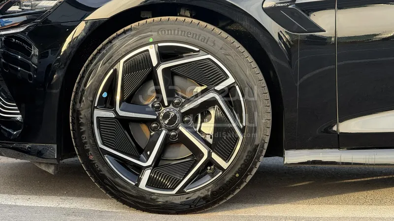 2026 بي واي دي سيل