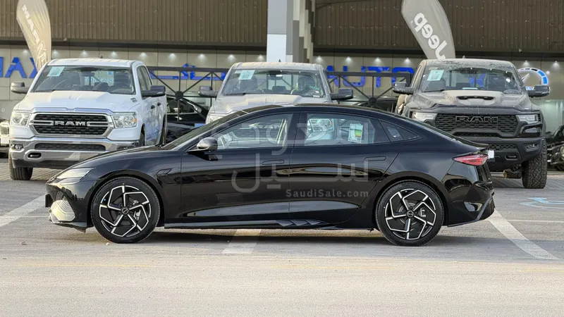 2026 بي واي دي سيل