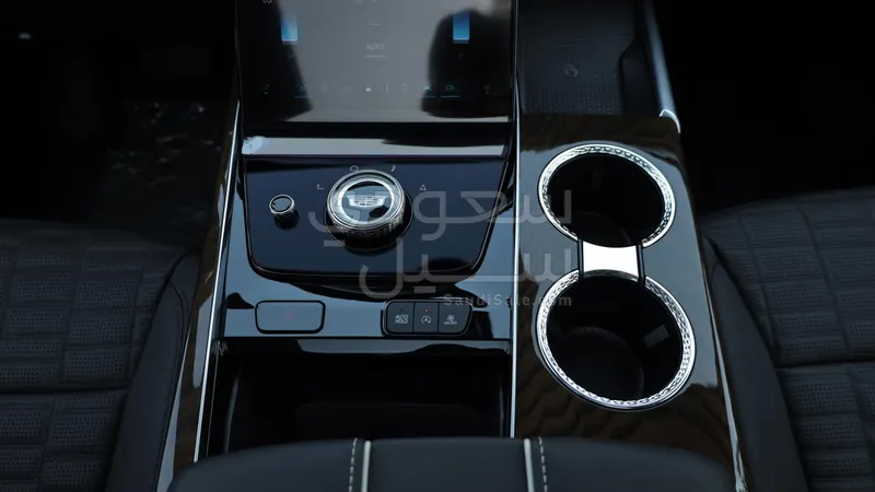 2025 كاديلاك اسكاليد بلاتينيوم