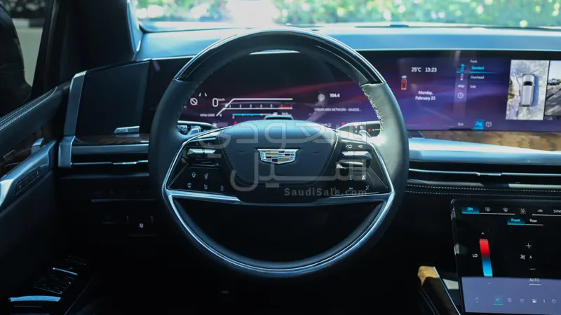 2025 كاديلاك اسكاليد بلاتينيوم