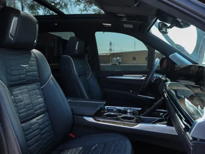 2025 كاديلاك اسكاليد بلاتينيوم