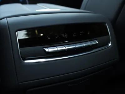 2025 كاديلاك اسكاليد بلاتينيوم