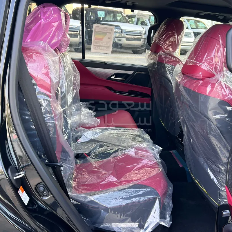 2026 لكزس إل إكس 700 اتش