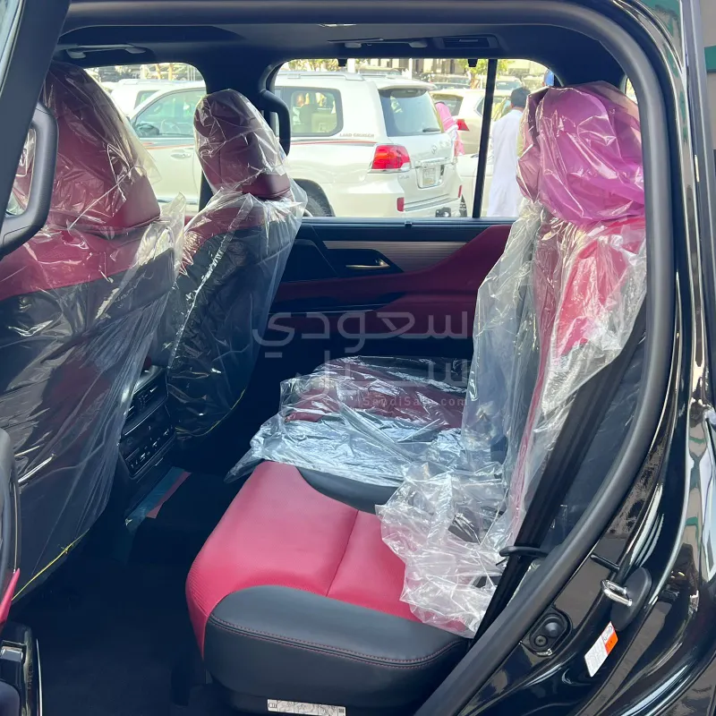 2026 لكزس إل إكس 700 اتش