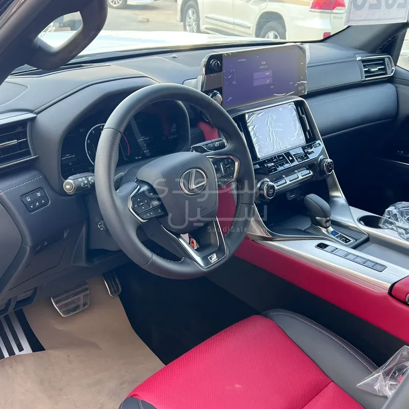 2026 لكزس إل إكس 700 اتش