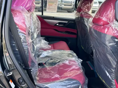 2026 لكزس إل إكس 700 اتش