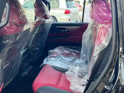 2026 لكزس إل إكس 700 اتش