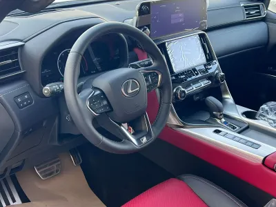 2026 لكزس إل إكس 700 اتش