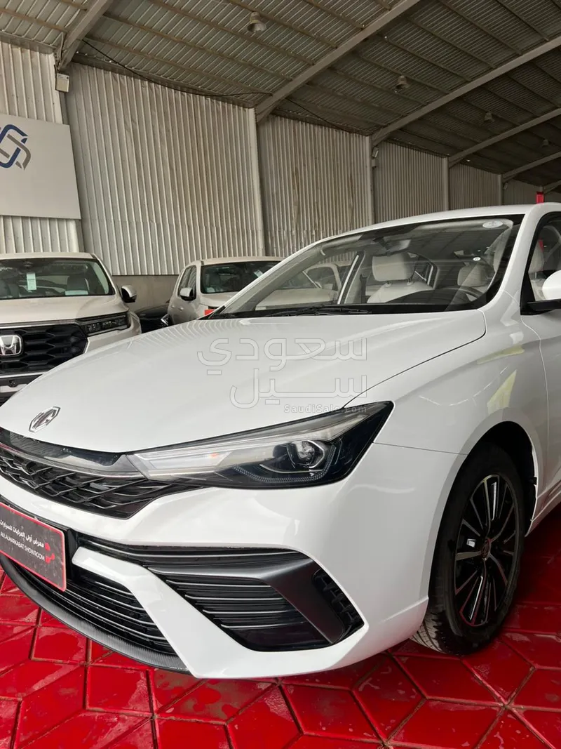 2025 ام جي ام جي 5