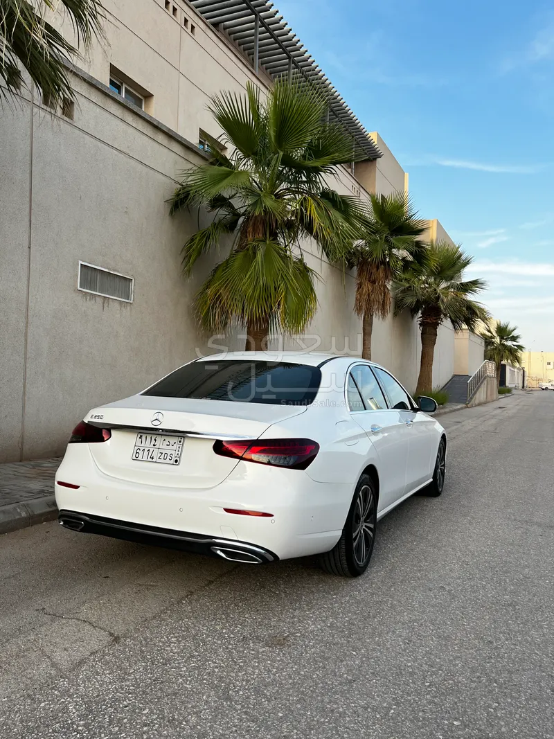 2021 مرسيدس - بنز إي 250