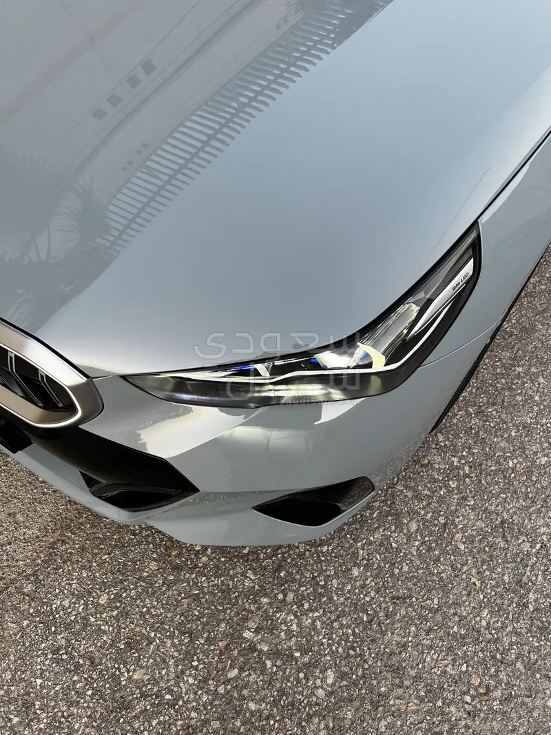 2024 بي ام دبليو الفئة الخامسة 520 أي