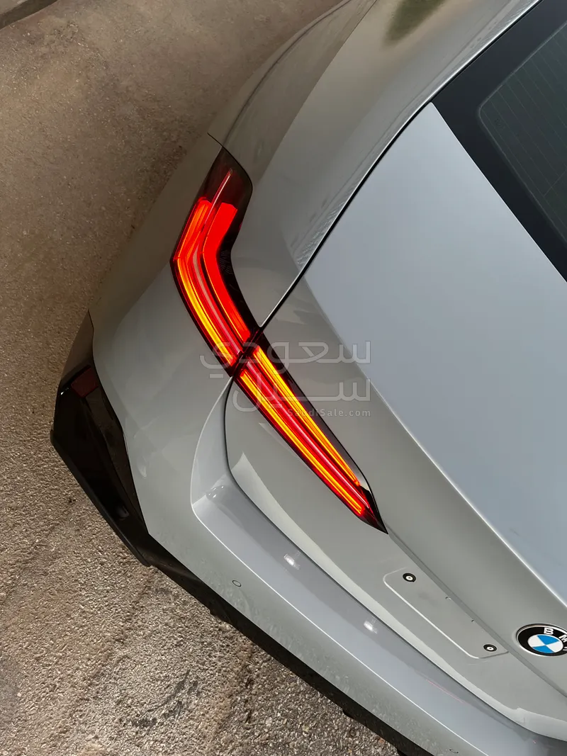 2024 بي ام دبليو الفئة الخامسة 520 أي