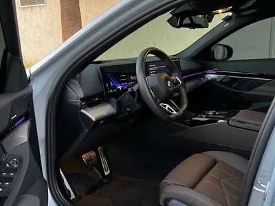 2024 بي ام دبليو الفئة الخامسة 520 أي