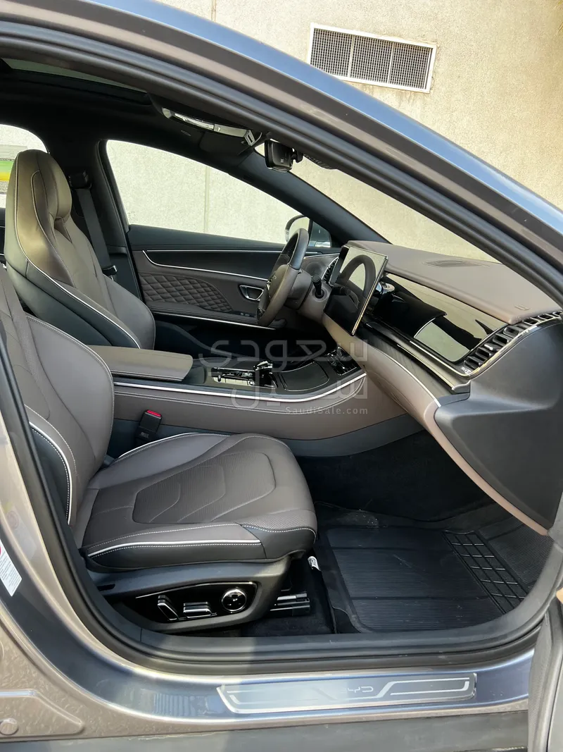 2024 بي واي دي سيل