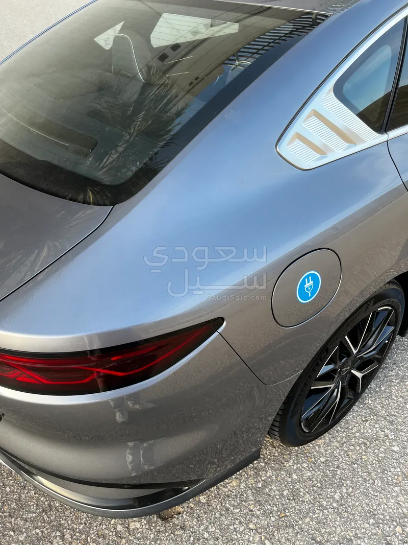 2024 بي واي دي سيل