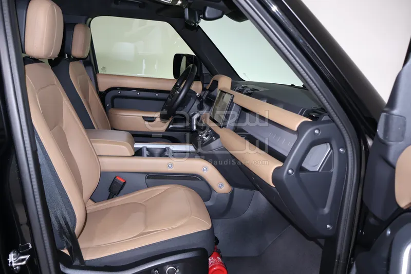 2025 لاند روفر ديفيندر 130