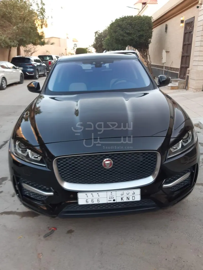 2020 جاكوار اف-بيس ار سبورت