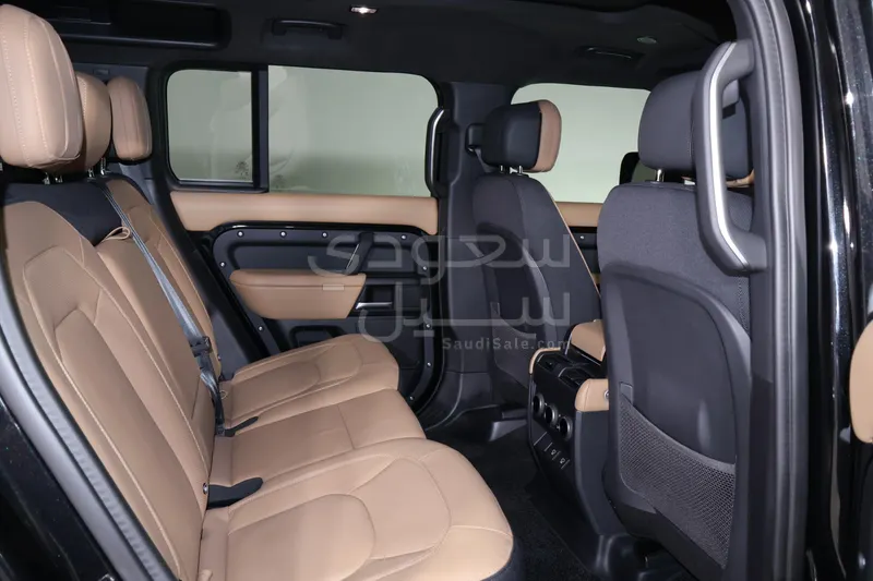 2025 لاند روفر ديفيندر اكس داينمك