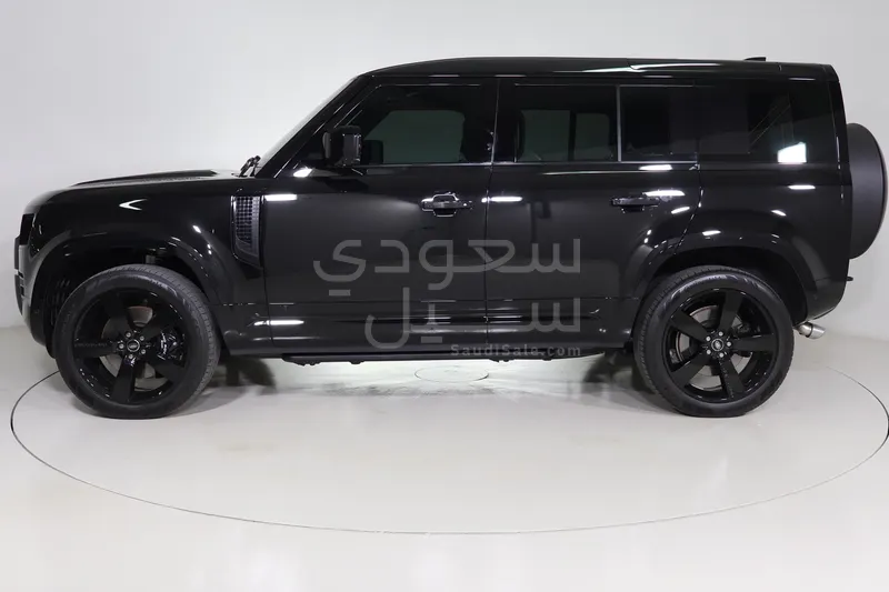 2025 لاند روفر ديفيندر اكس داينمك