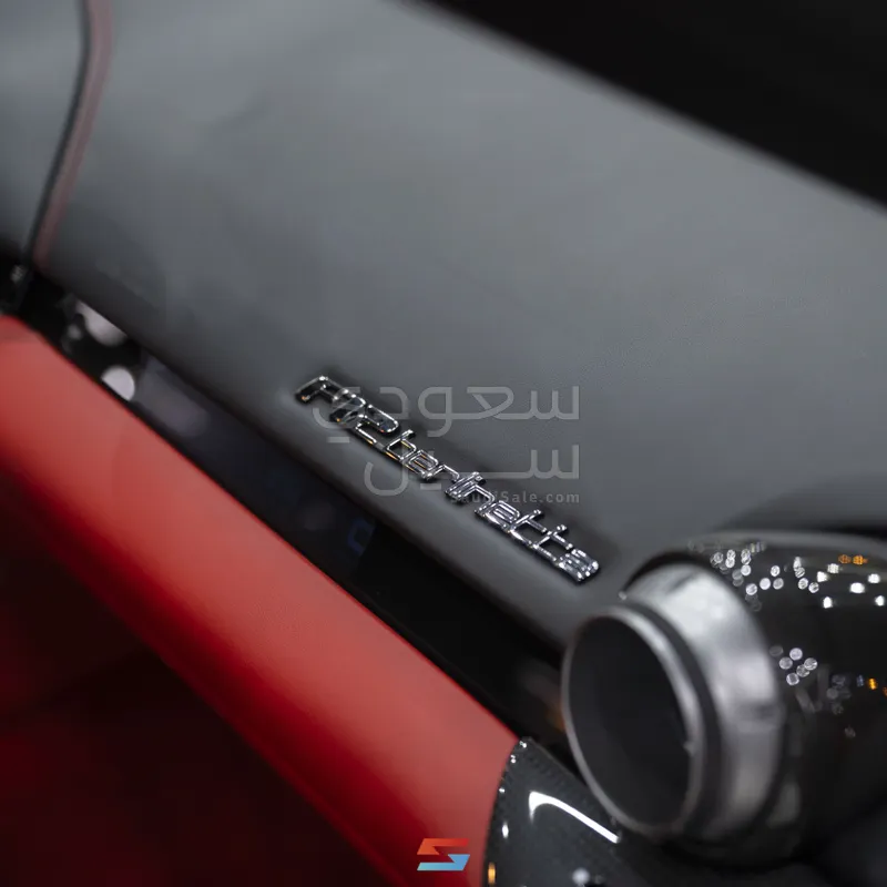 2015 فيراري اف 12 بيرلينيتا