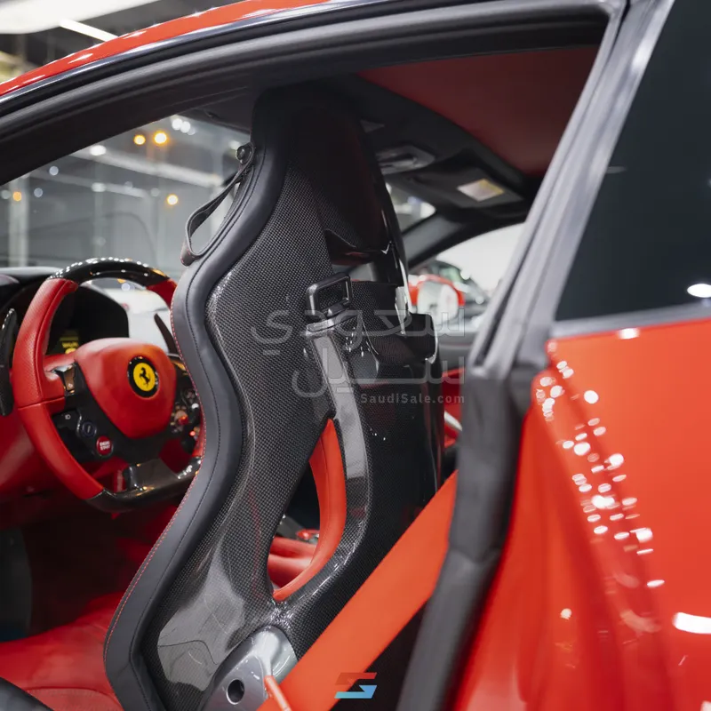 2015 فيراري اف 12 بيرلينيتا