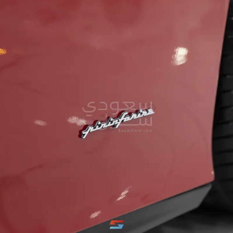 2015 فيراري اف 12 بيرلينيتا