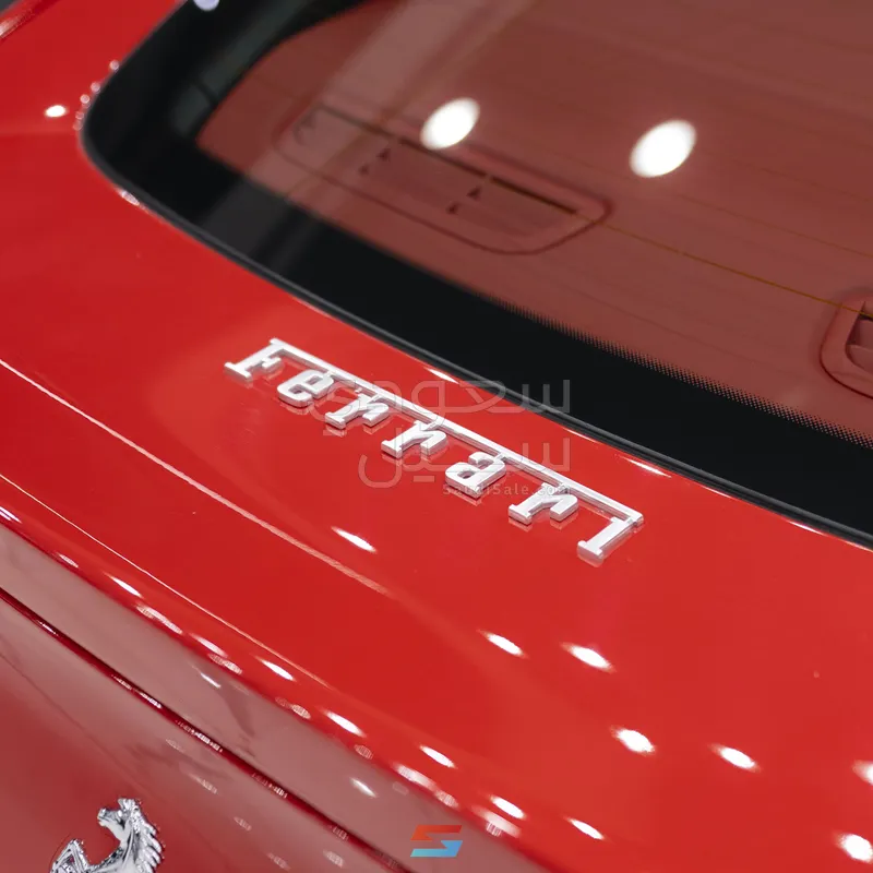 2015 فيراري اف 12 بيرلينيتا