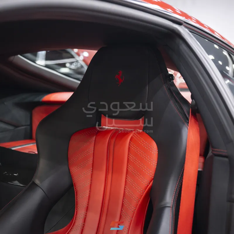 2015 فيراري اف 12 بيرلينيتا