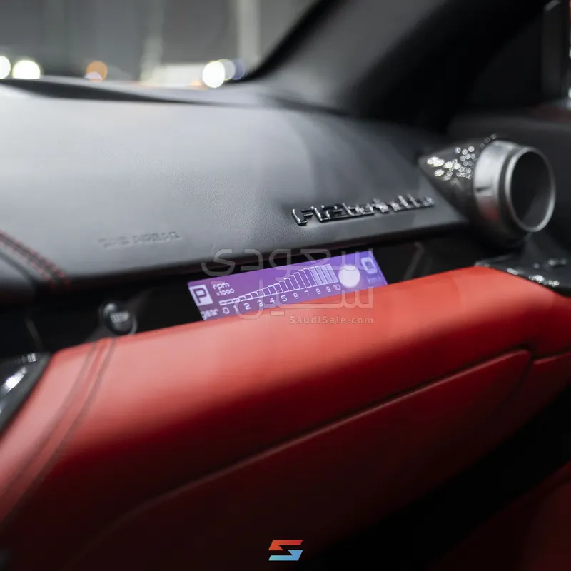 2015 فيراري اف 12 بيرلينيتا