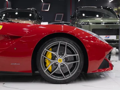 2015 فيراري اف 12 بيرلينيتا