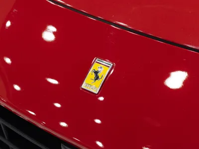 2015 فيراري اف 12 بيرلينيتا