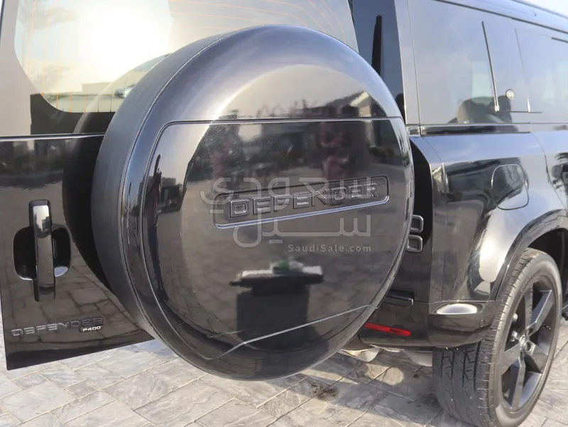 2022 لاند روفر ديفيندر 110