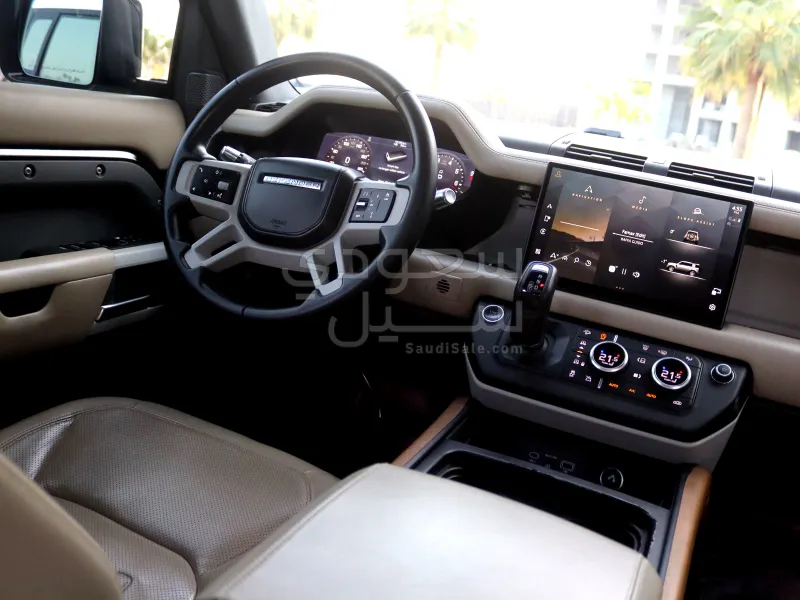 2022 لاند روفر ديفيندر 110