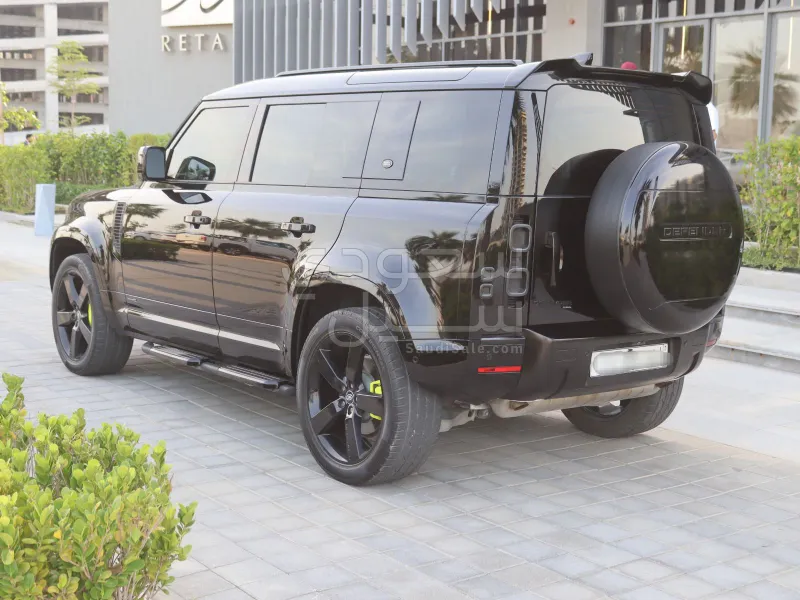 2022 لاند روفر ديفيندر 110