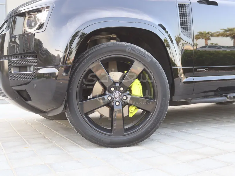 2022 لاند روفر ديفيندر 110